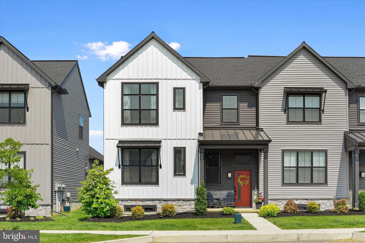 Photo 1 of 29 of 209 Estate Dr townhome