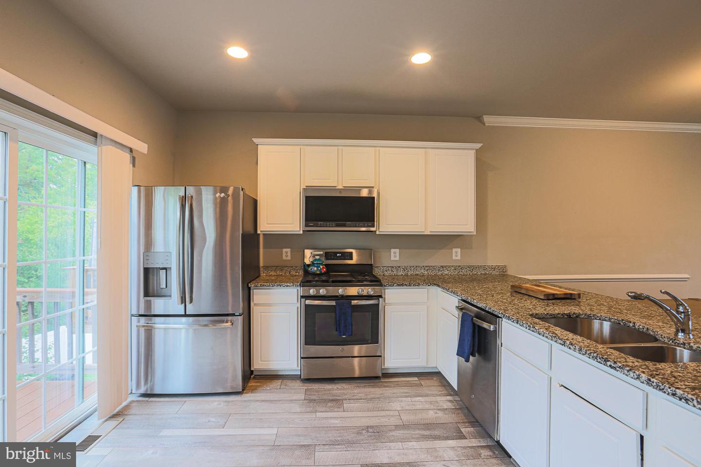 Photo 9 of 44 of 7521 Resch Loop townhome