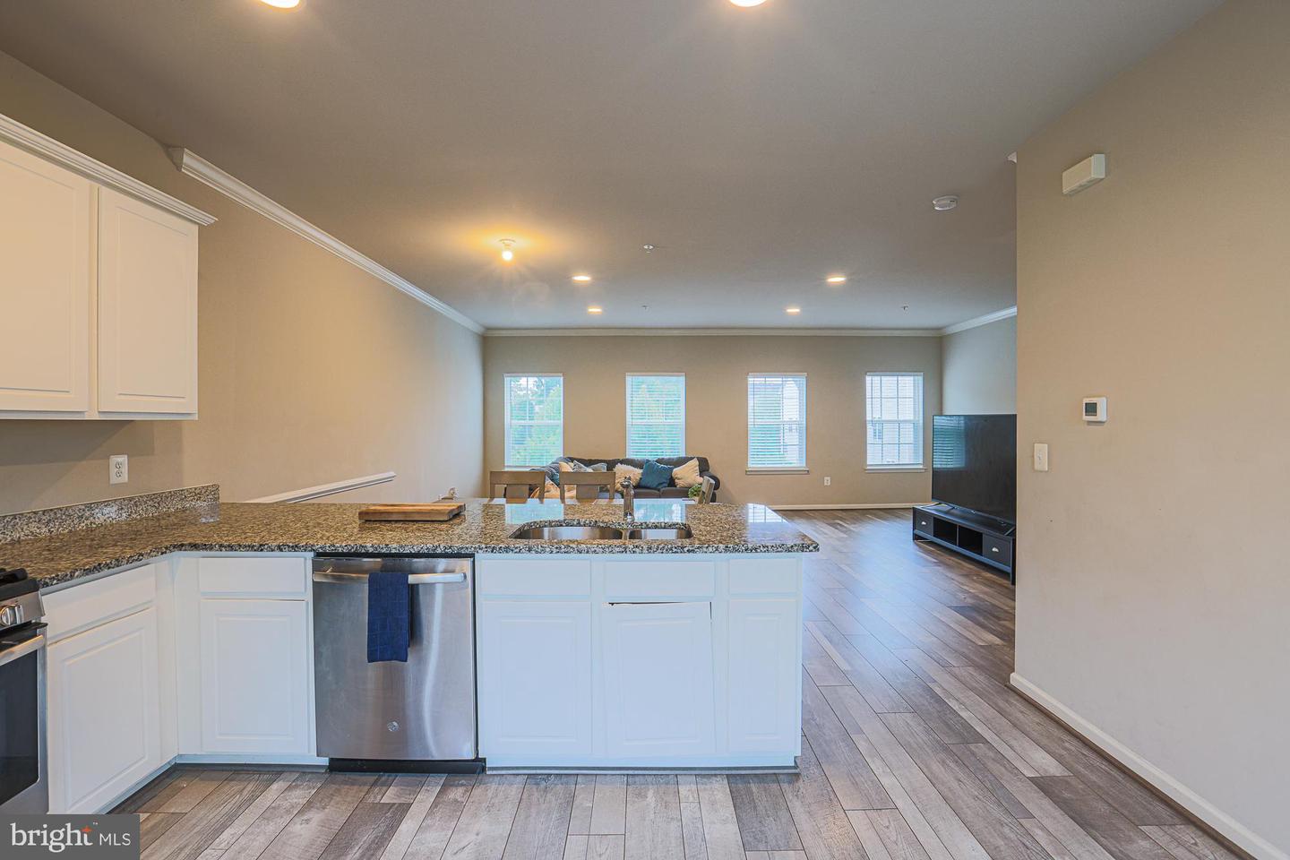 Photo 7 of 44 of 7521 Resch Loop townhome