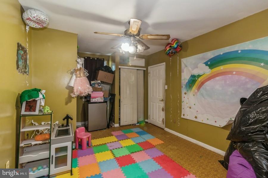 Photo 13 of 25 of 121 W Batten Ave house