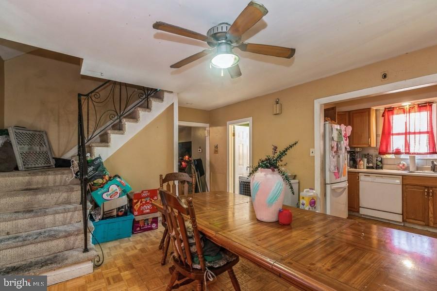 Photo 10 of 25 of 121 W Batten Ave house