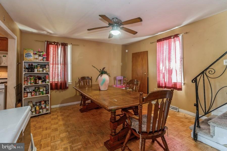 Photo 8 of 25 of 121 W Batten Ave house