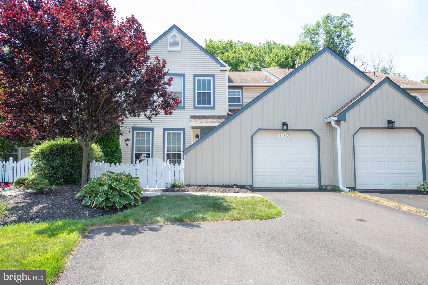 View Southampton, PA 18966 townhome