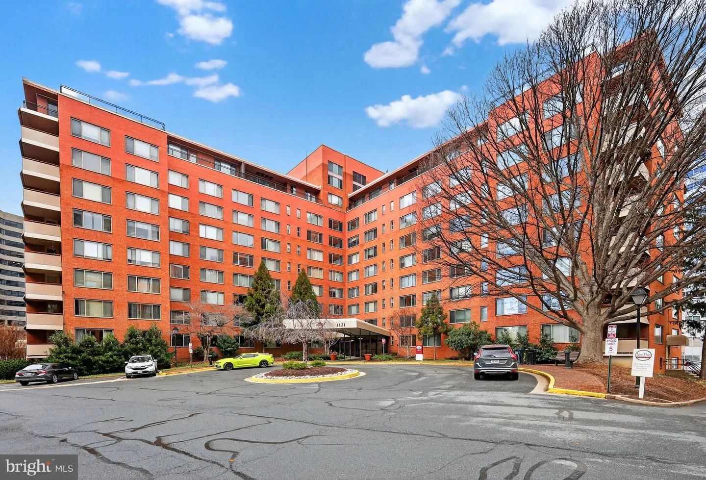 1121 Arlington Boulevard N Unit 706