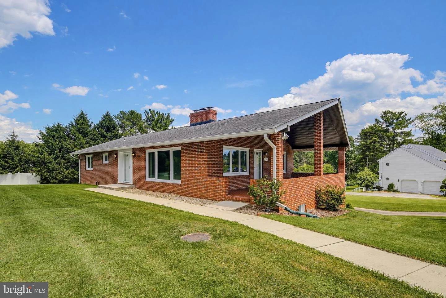 2901 Chestnut Hill Drive