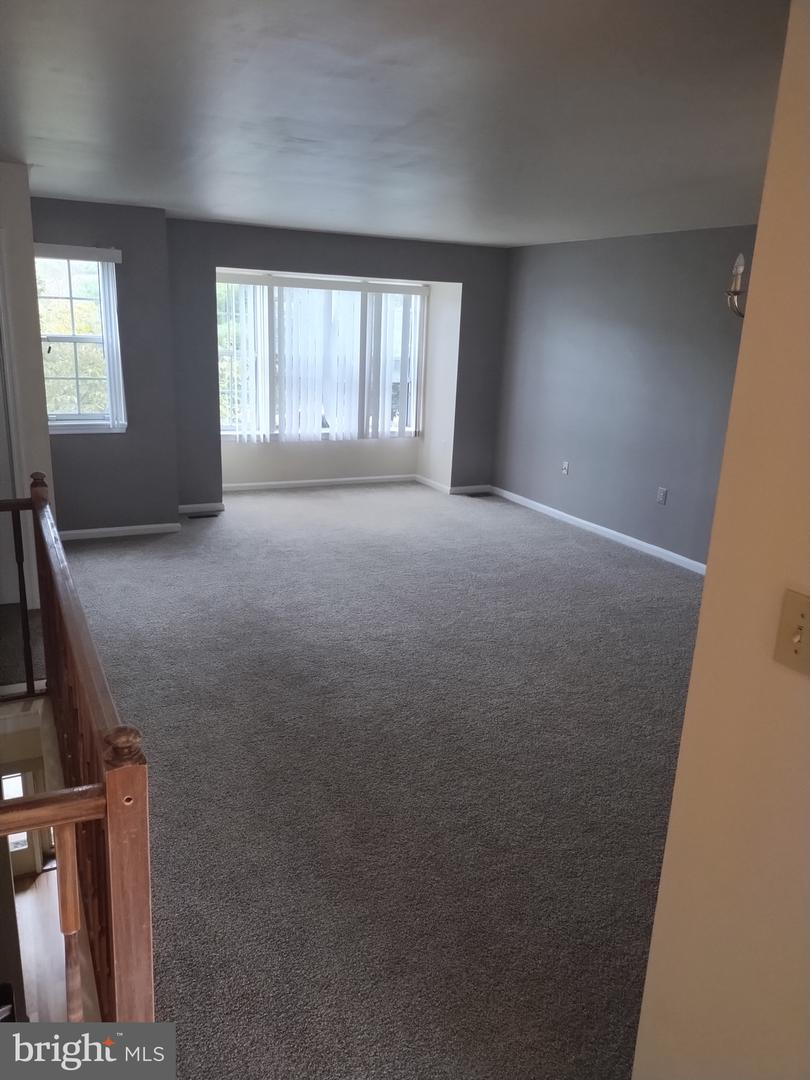 Photo 9 of 11 of 623 Brickston Rd townhome