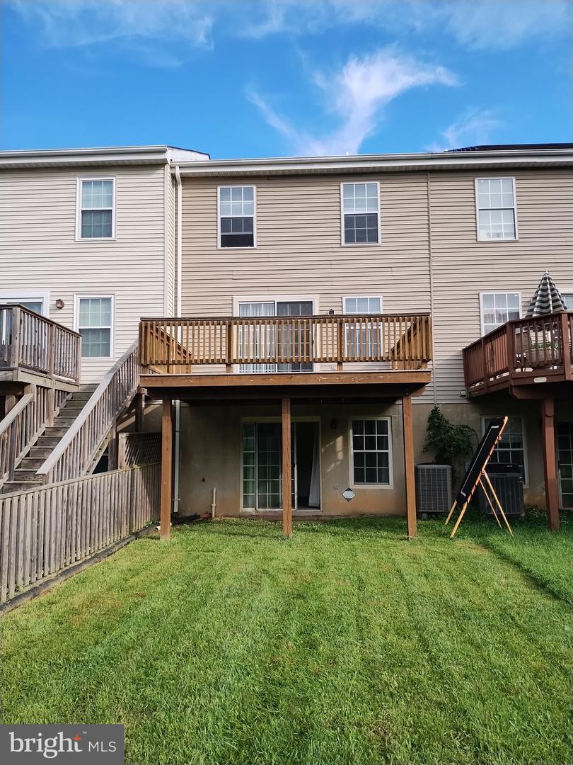 Photo 3 of 11 of 623 Brickston Rd townhome
