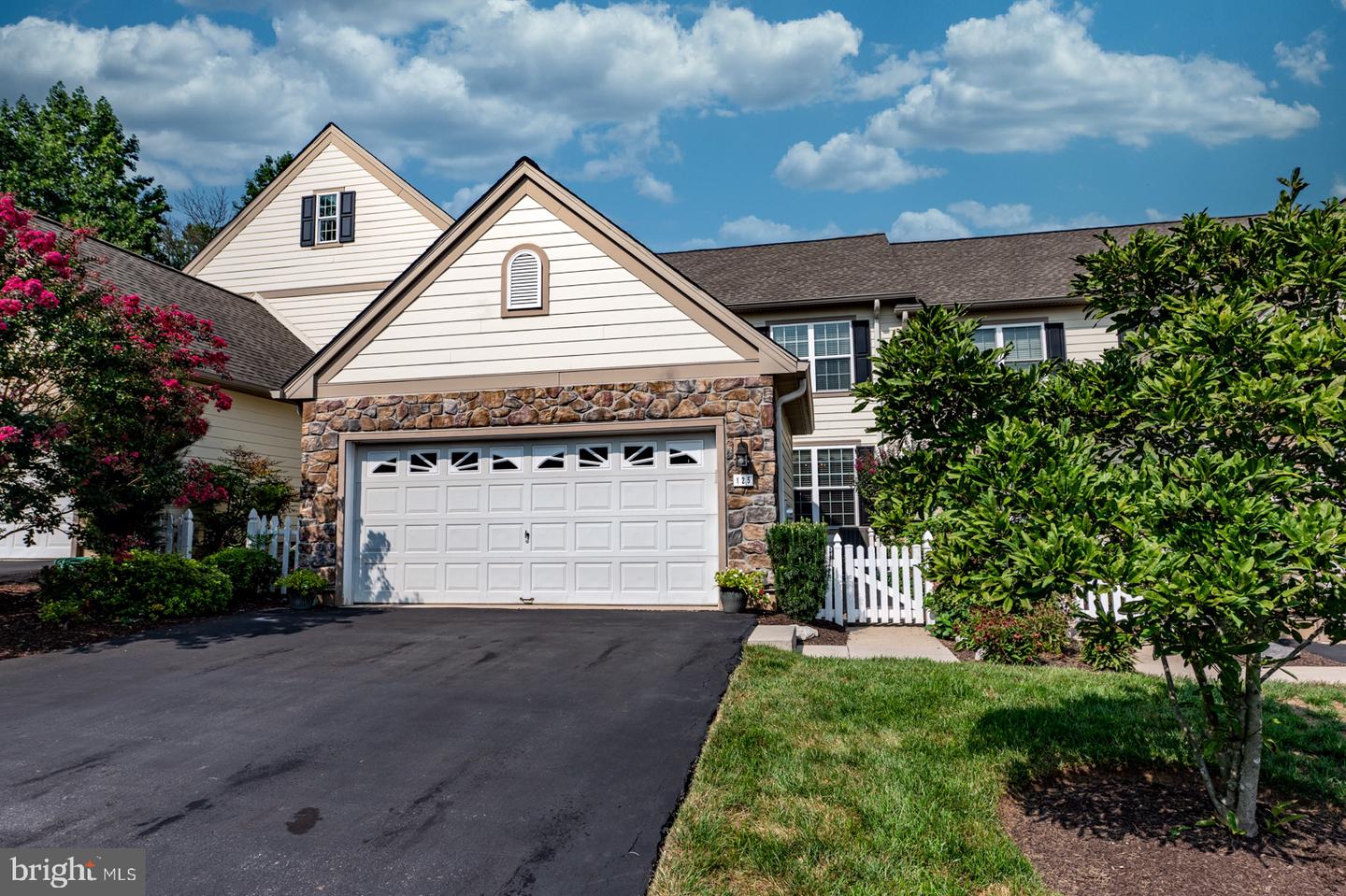 View Phoenixville, PA 19460 townhome