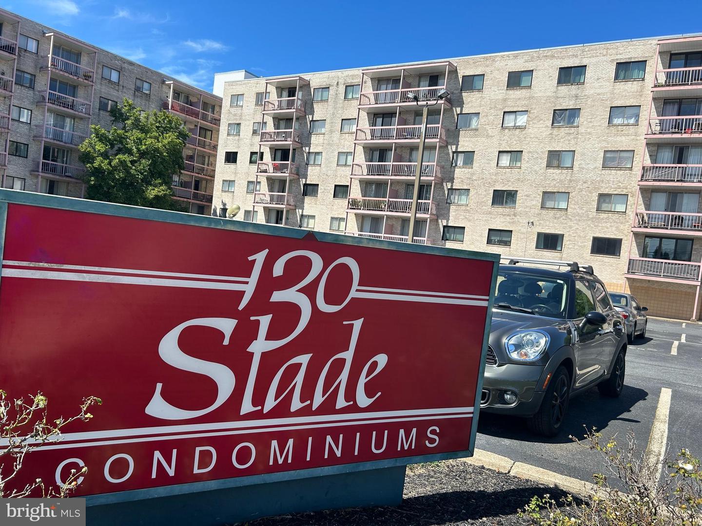 View Pikesville, MD 21208 condo