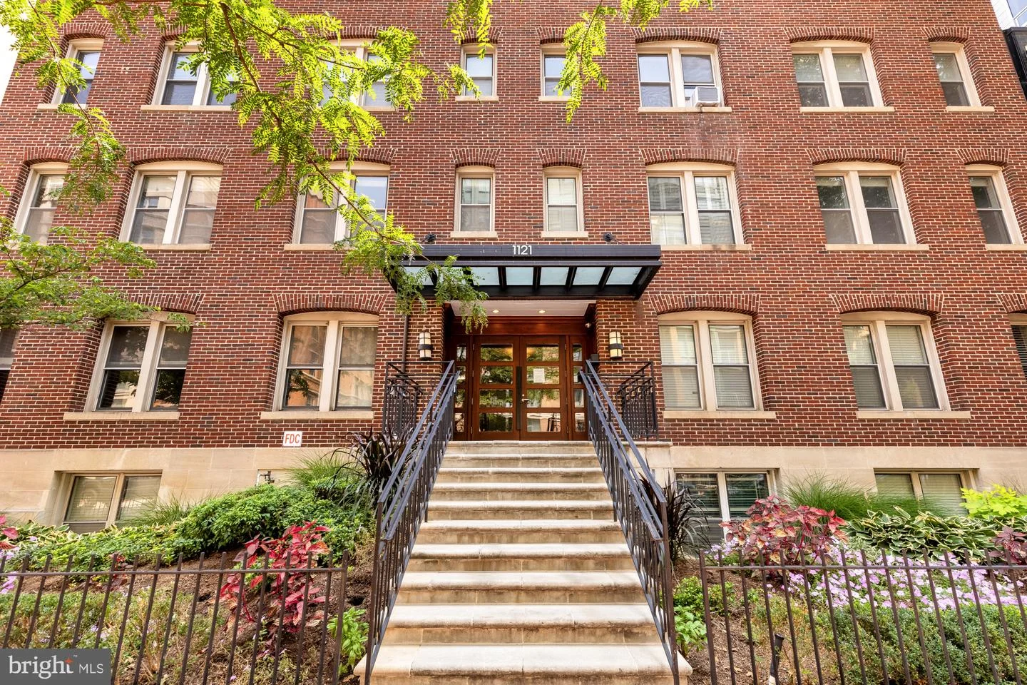 1121 24th Street NW Unit 209