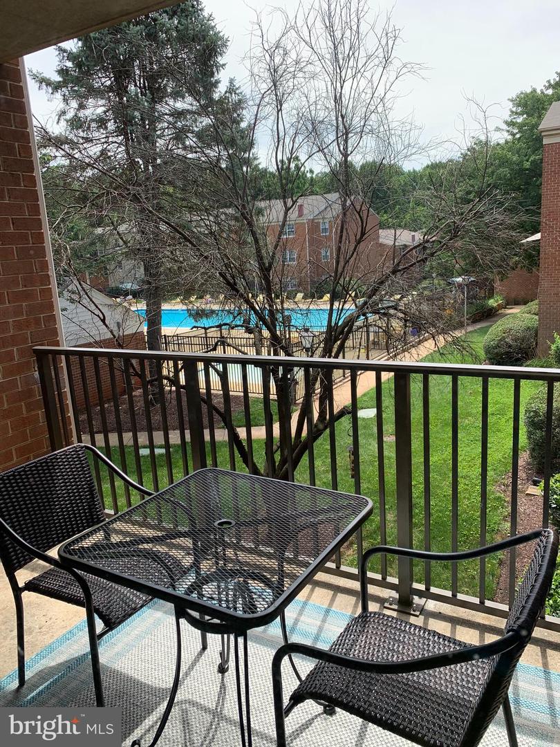 Photo 2 of 11 of 850 COLLEGE PKWY #102 condo