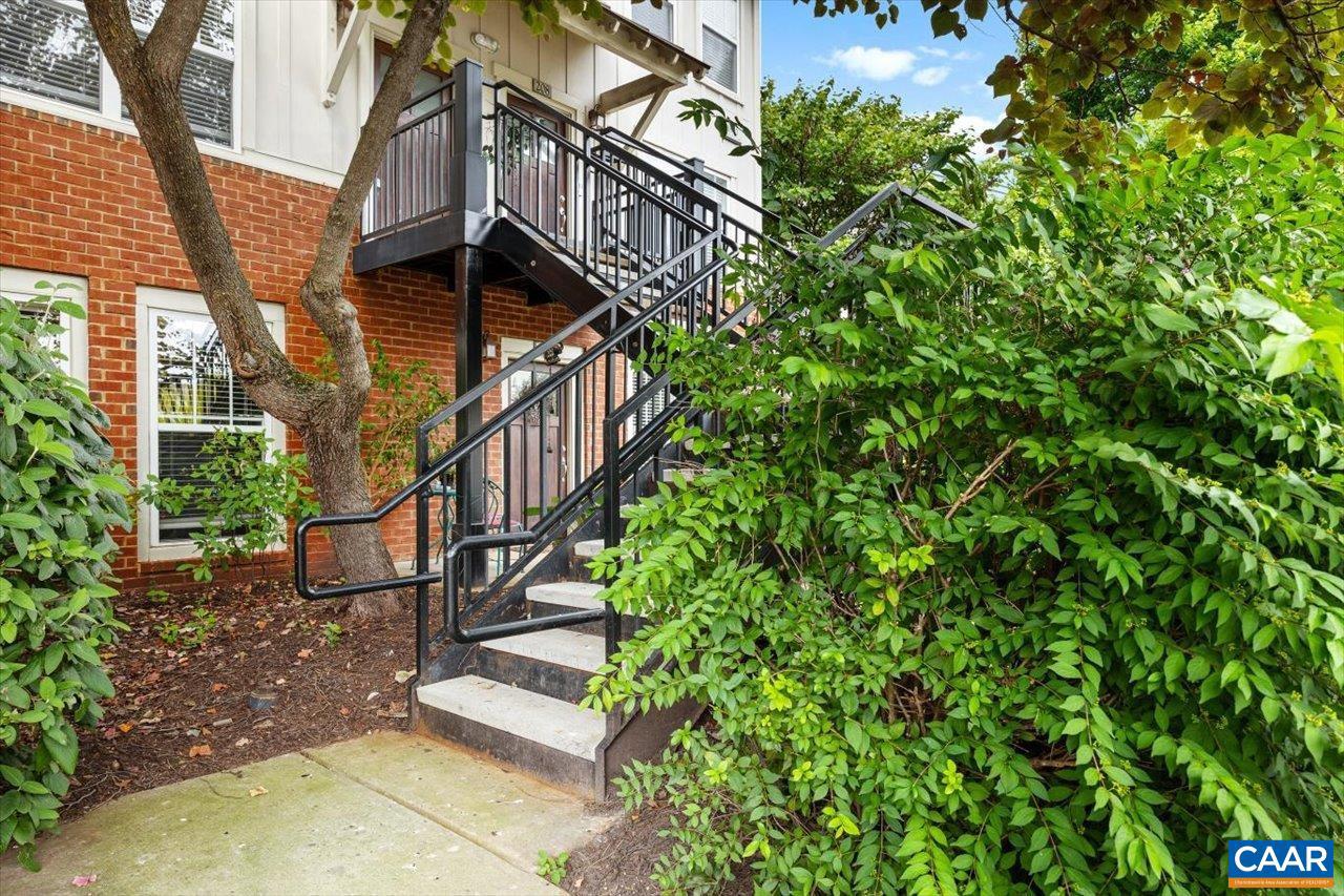 Photo 2 of 26 of 1840 Candlewood Ct #207 townhome