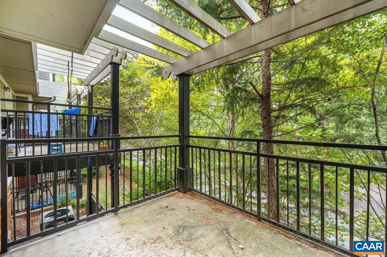 Photo 17 of 26 of 1840 Candlewood Ct #207 townhome