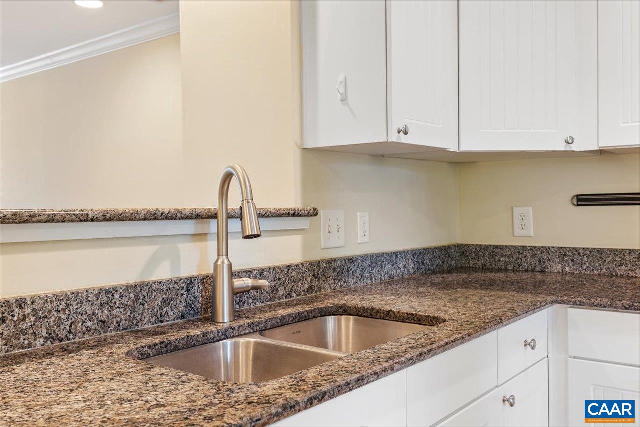 Photo 15 of 26 of 1840 Candlewood Ct #207 townhome