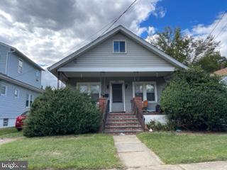 Photo 1 of 3 of 301 Walnut Ave house