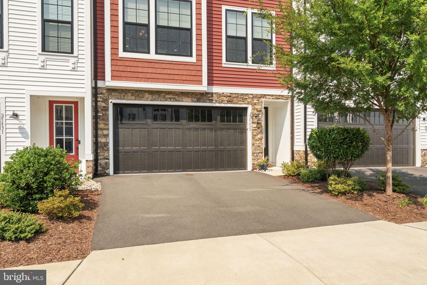 Photo 3 of 61 of 25429 Hartland Orchard Ter townhome