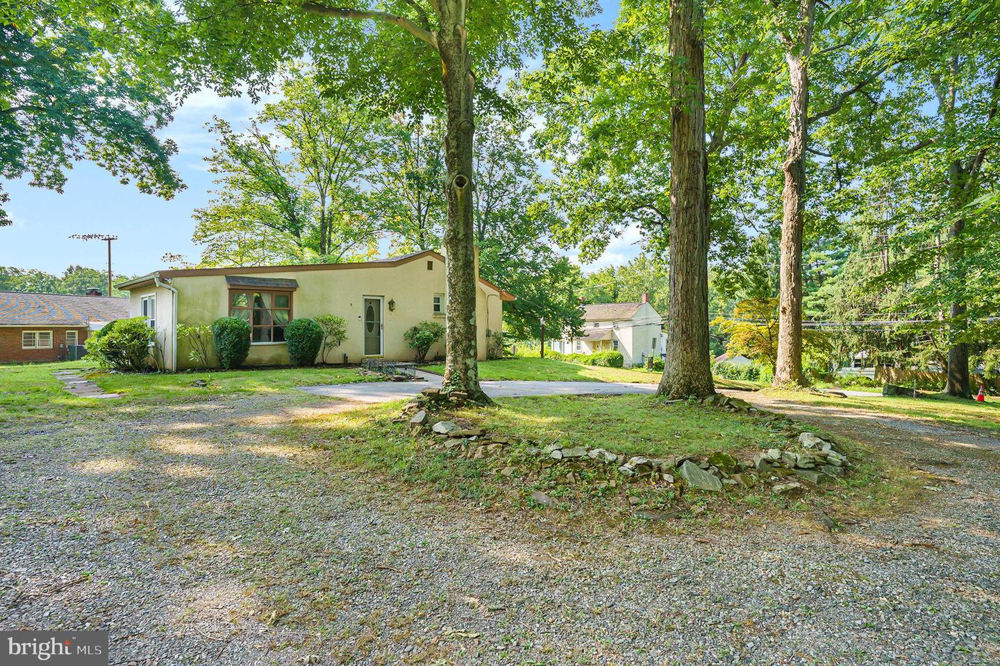 Photo 17 of 37 of 2815 Eagleville Rd house