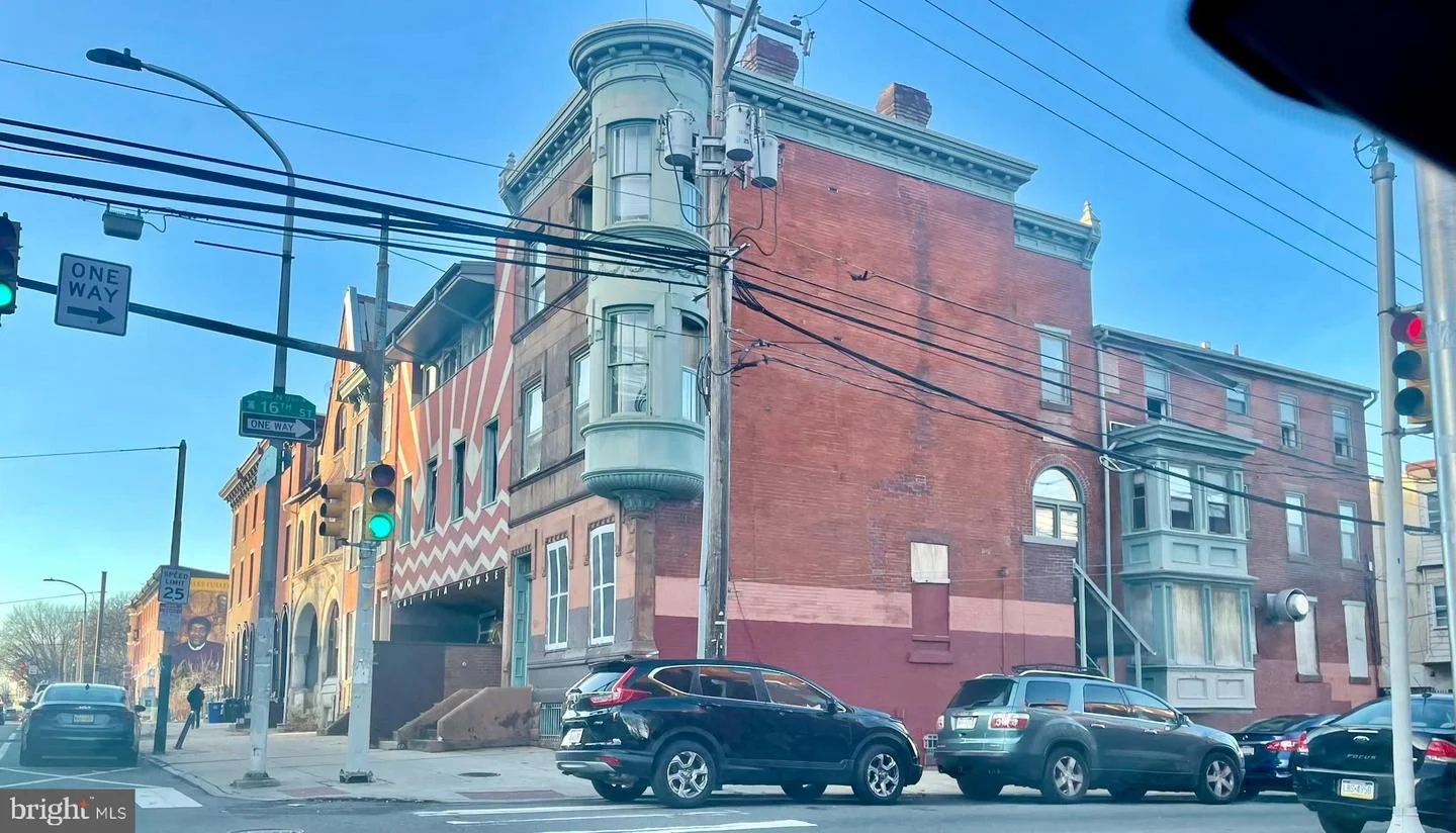1601 W Girard Avenue
