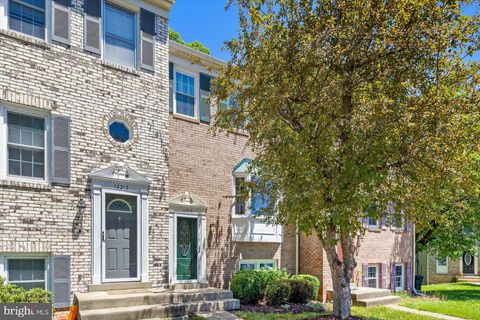 Townhouse in Woodbridge VA 12215 Cinnamon STREET 31.jpg