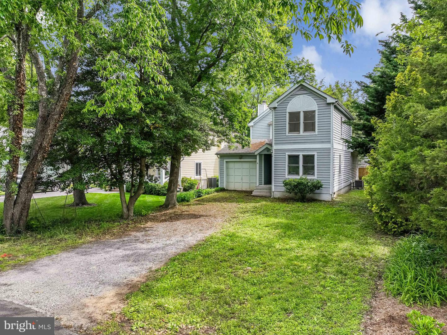 13 Lawrence Ave