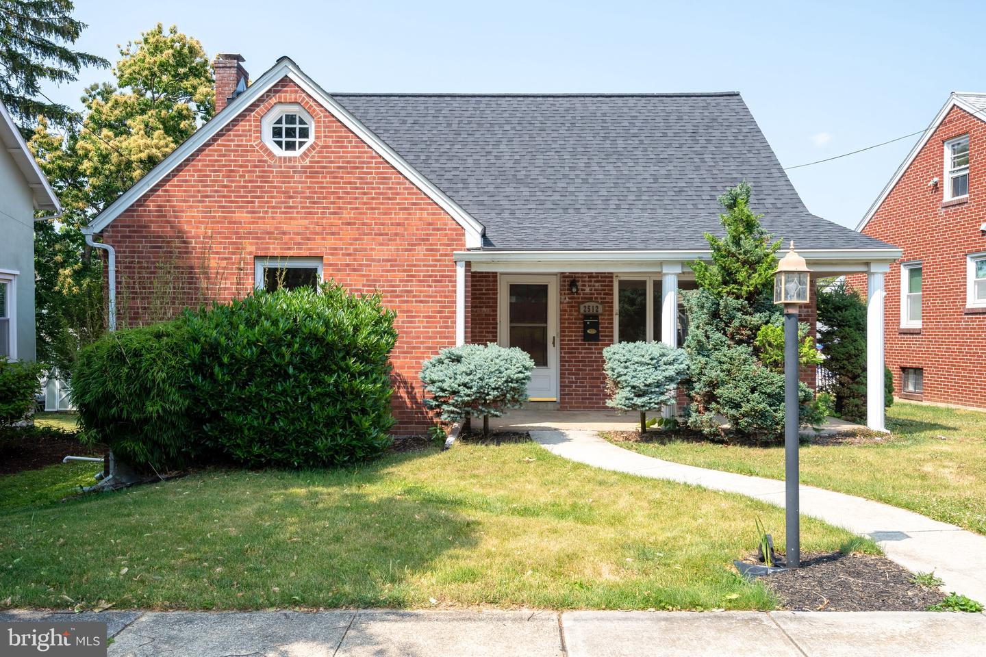 Photo 1 of 39 of 2512 Hoffer St house