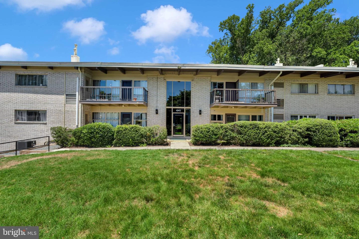 4943 Americana Drive Unit D-102