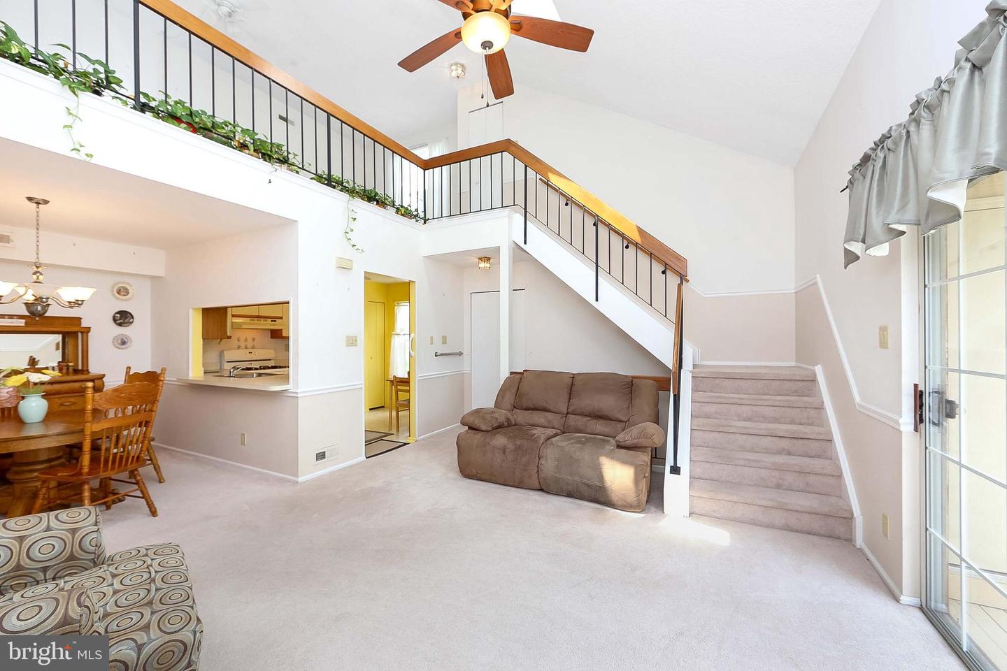 Photo 4 of 23 of 104-B Thornwood Dr condo