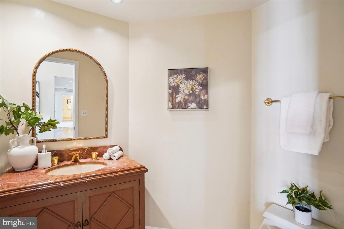 5610 Wisconsin Ave #1408