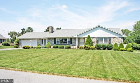 Single Family Residence in Willow Street PA 5 Birch DRIVE.jpg