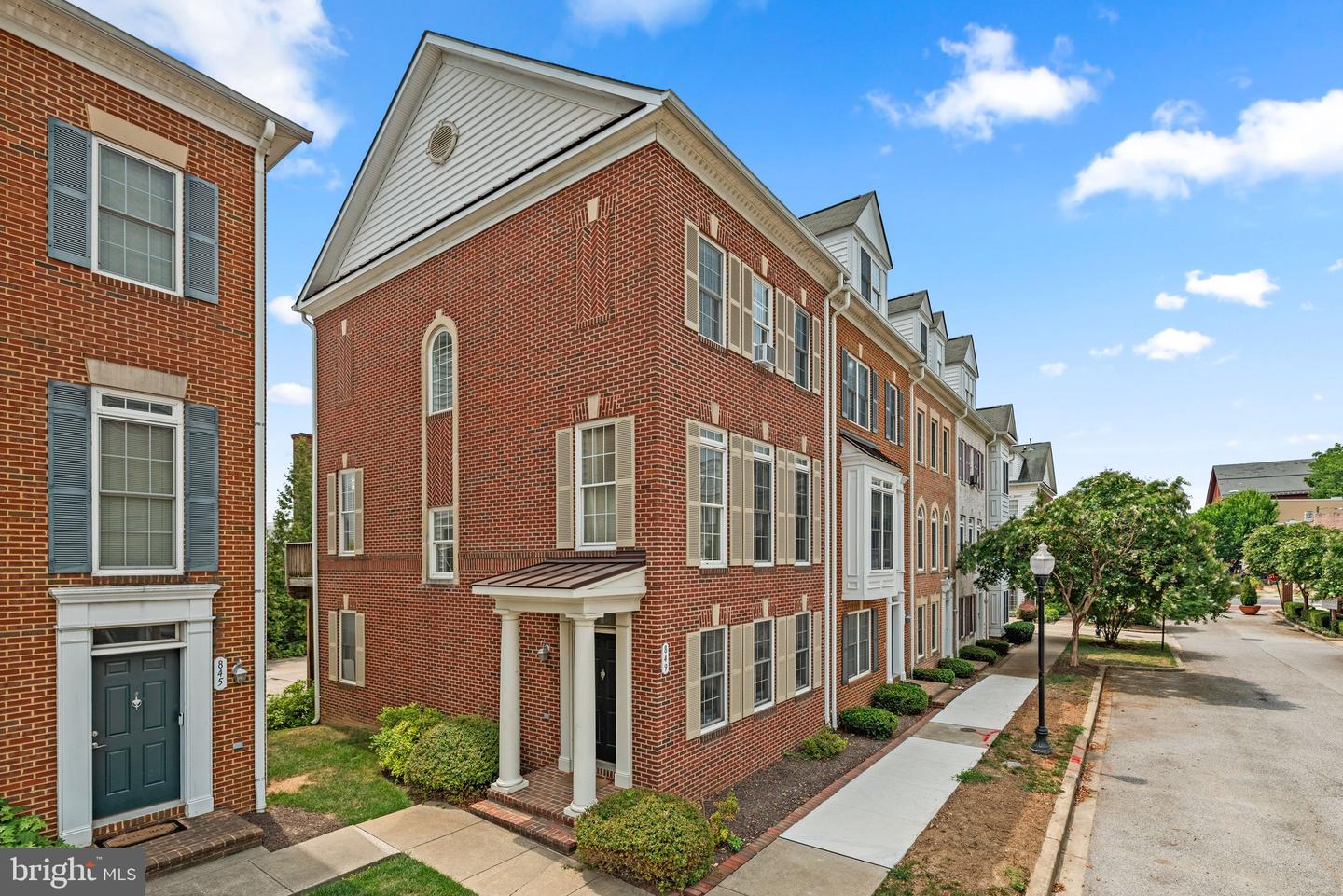 Photo 3 of 46 of 849 Ramsay St townhome