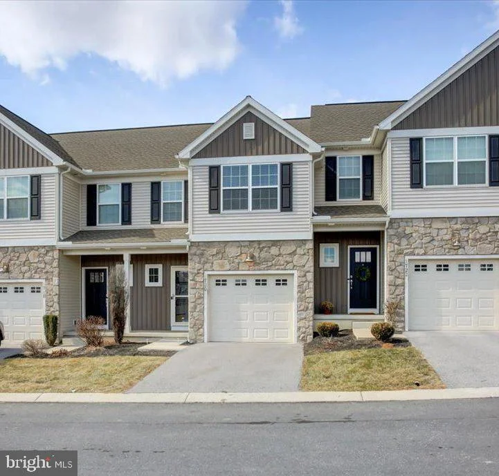 1720 Fairbank Lane