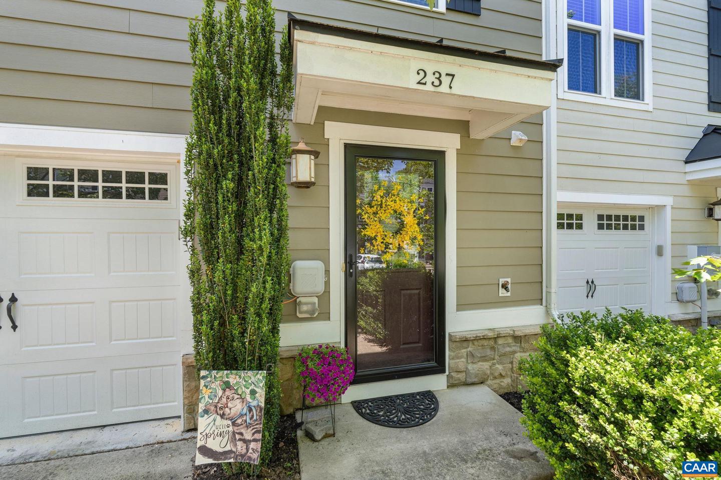 Photo 4 of 23 of 237 Pebble Beach Ct townhome