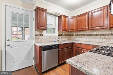 Single Family Residence in Wilmington DE 6 Smyrna AVENUE 7.jpg