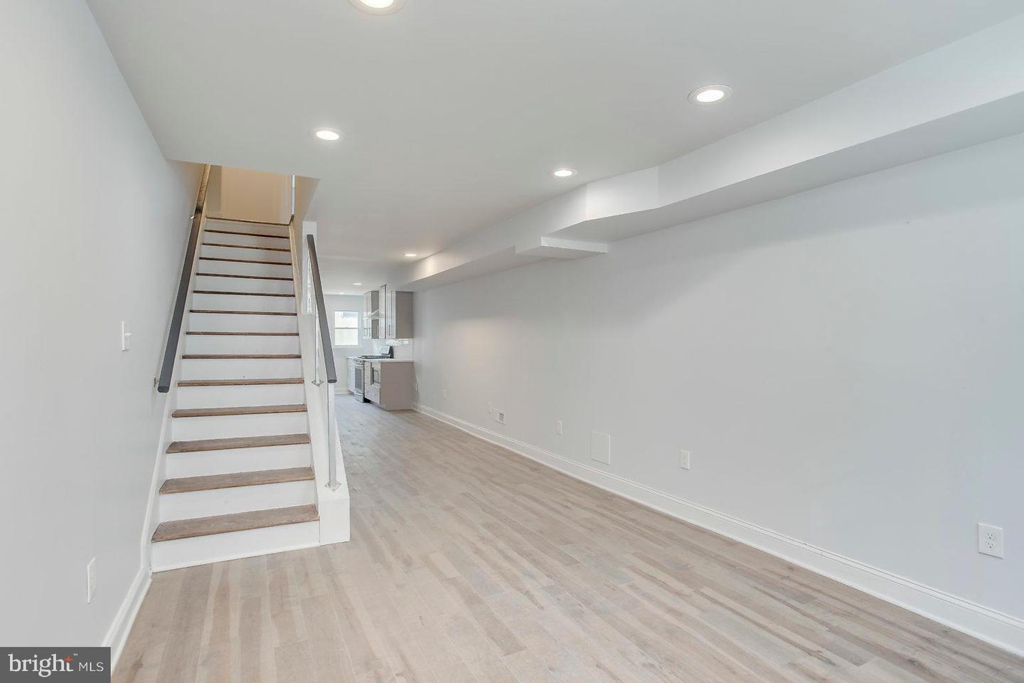 Photo 16 of 53 of 304 S Duncan St townhome