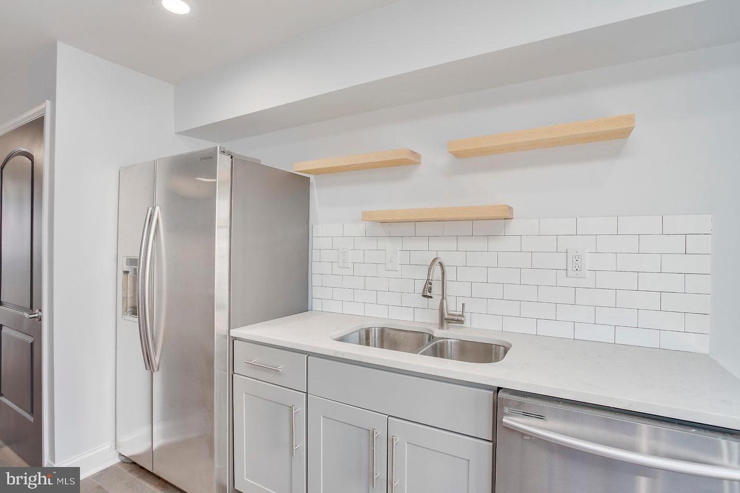 Photo 41 of 53 of 304 S Duncan St townhome