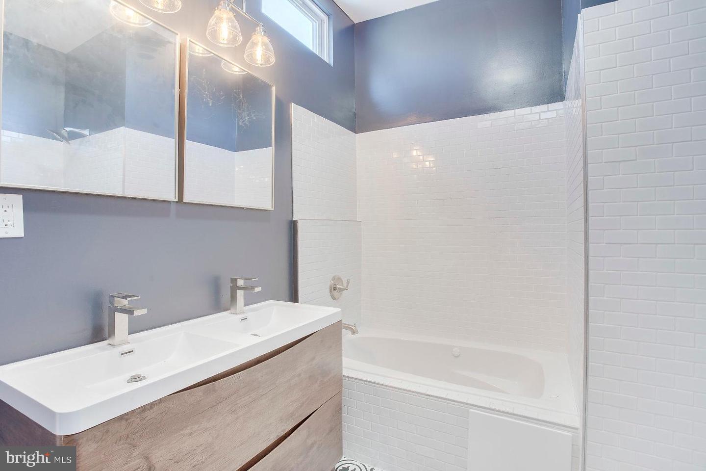 Photo 46 of 53 of 304 S Duncan St townhome