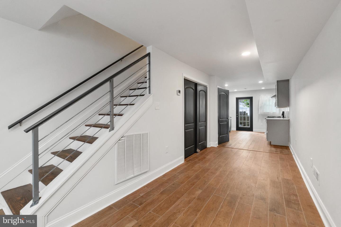 Photo 6 of 53 of 304 S Duncan St townhome