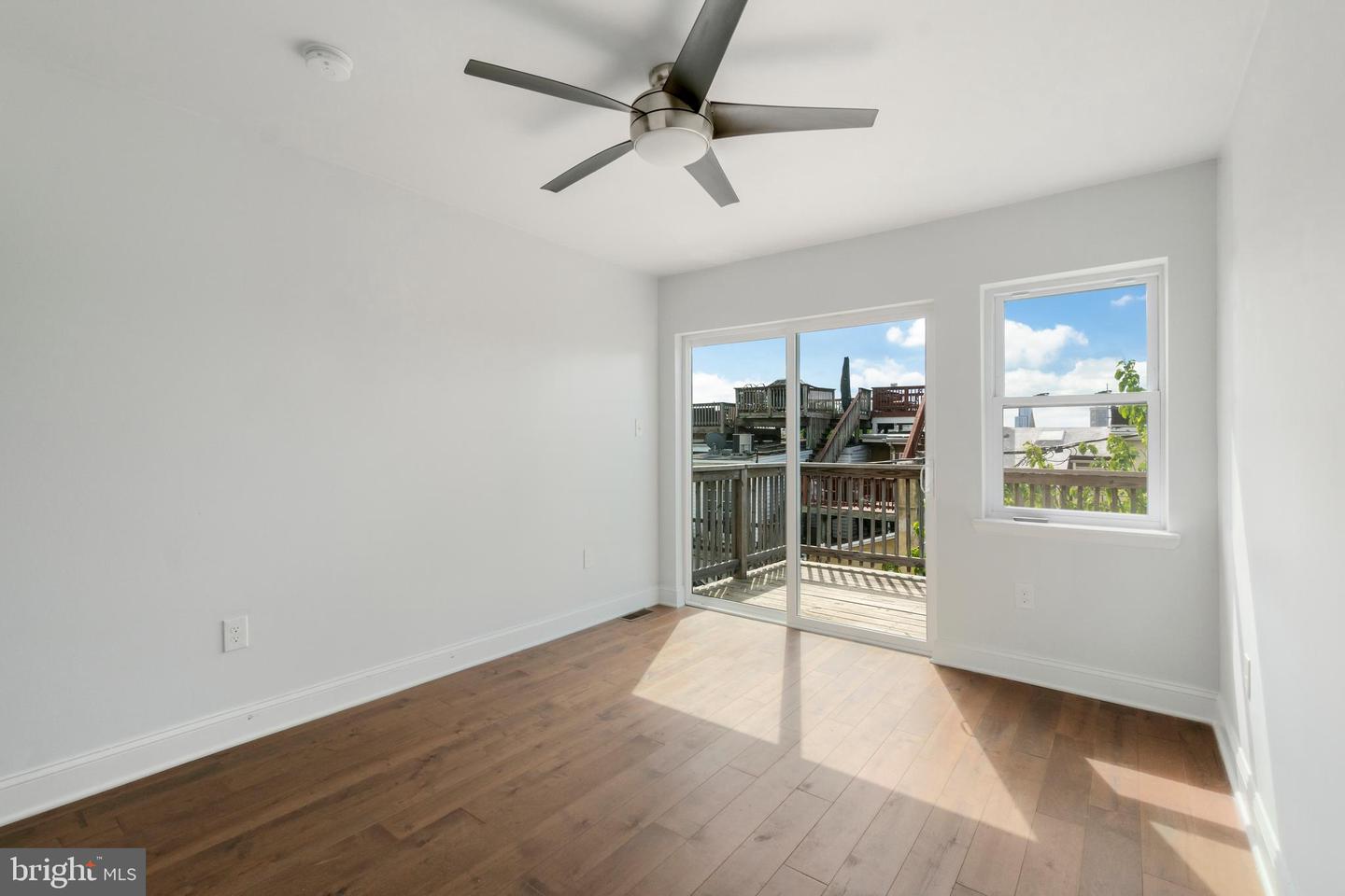 Photo 31 of 53 of 304 S Duncan St townhome