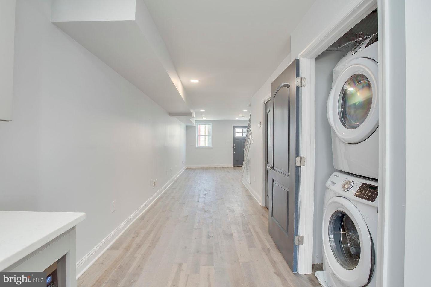Photo 19 of 53 of 304 S Duncan St townhome