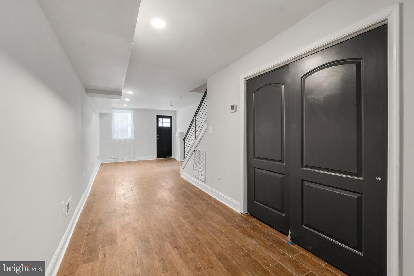 Photo 9 of 53 of 304 S Duncan St townhome