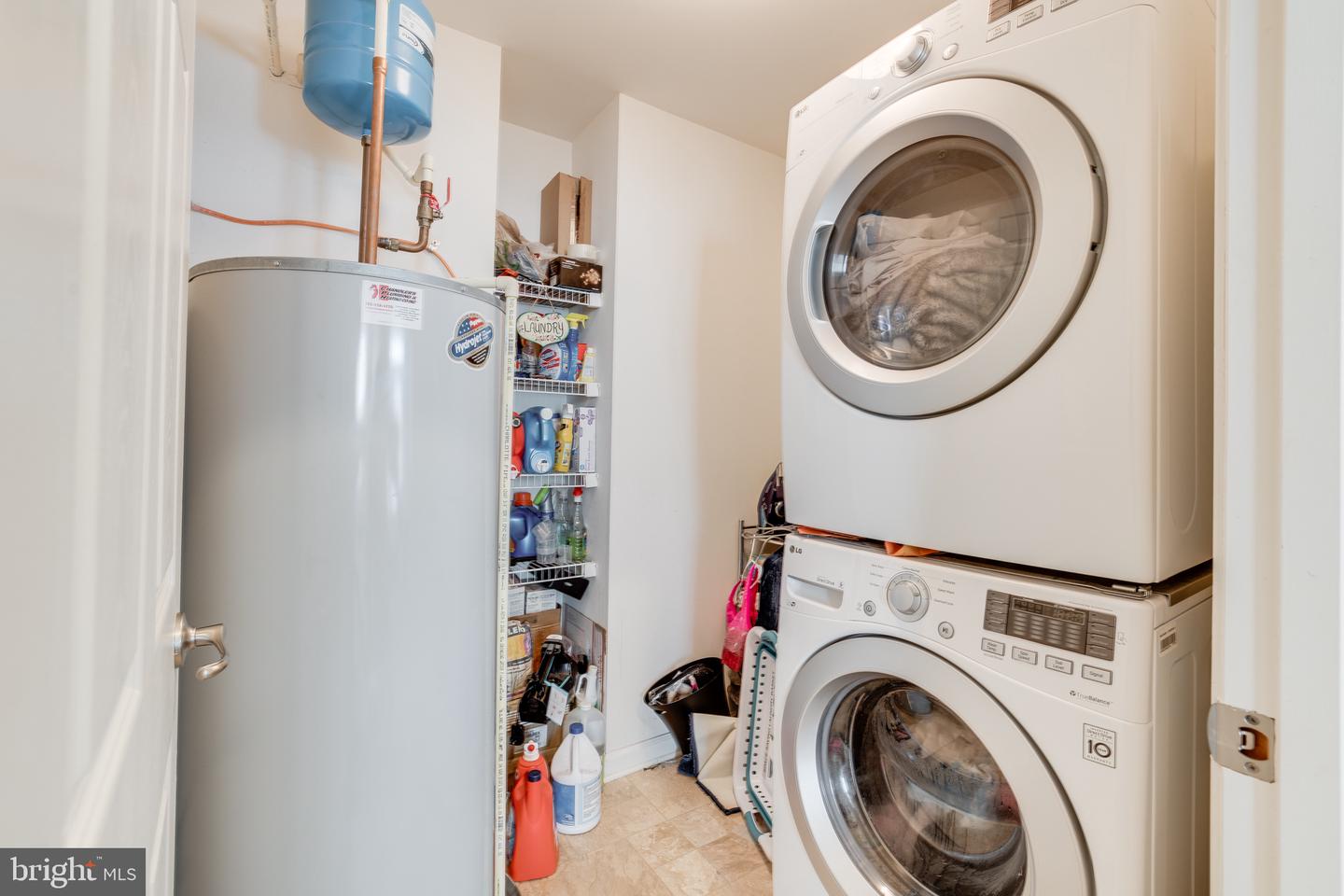 Photo 11 of 27 of 15055 Leicestershire St #87 townhome