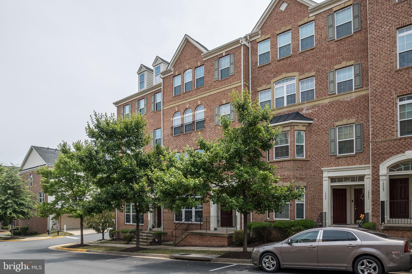 Photo 2 of 27 of 15055 Leicestershire St #87 townhome