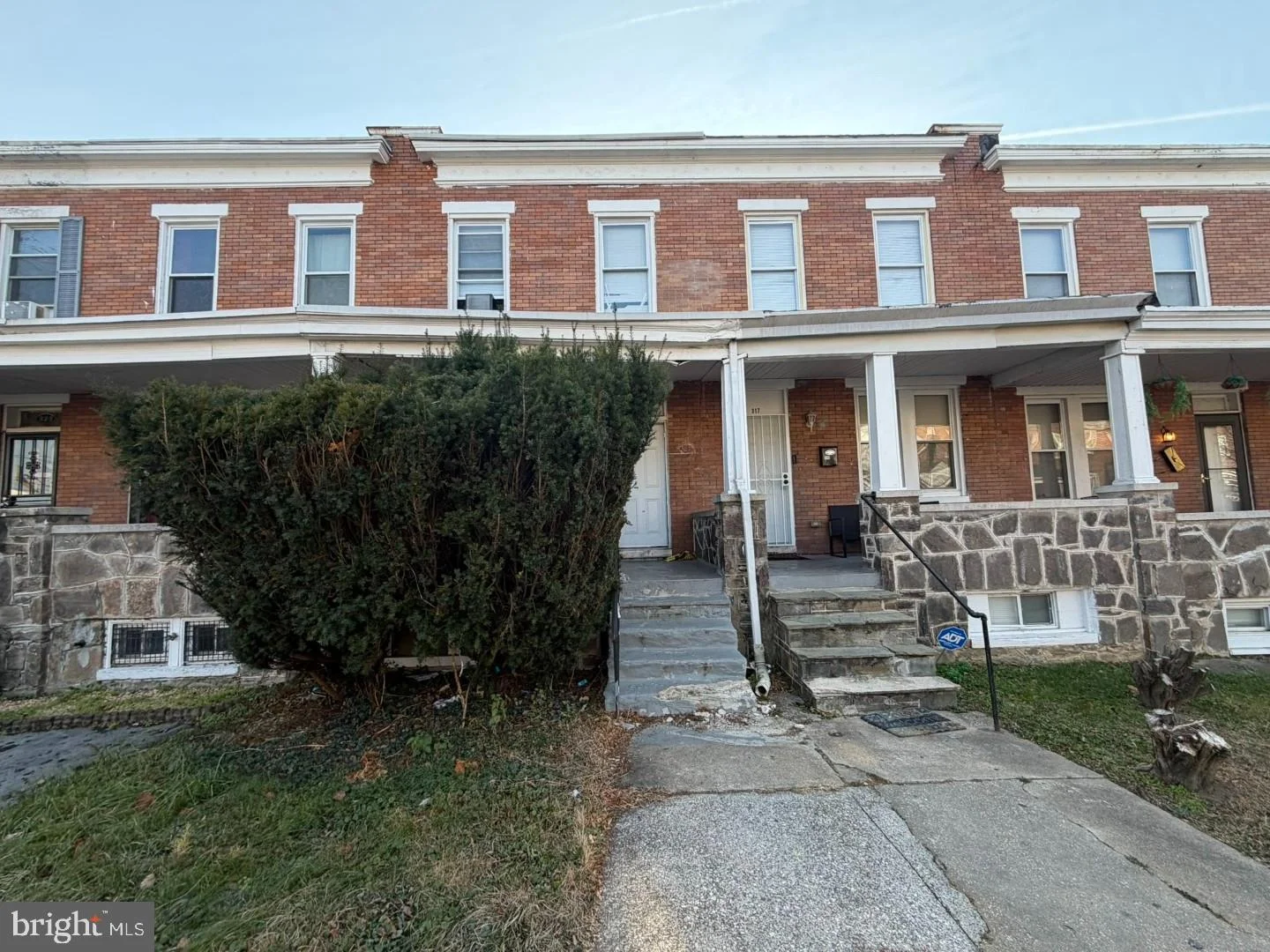 319 N Monastery Avenue
