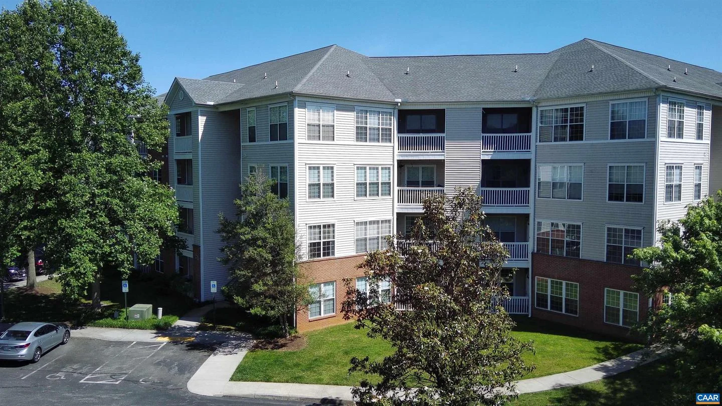 270 Riverbend Dr Dr Unit 1F