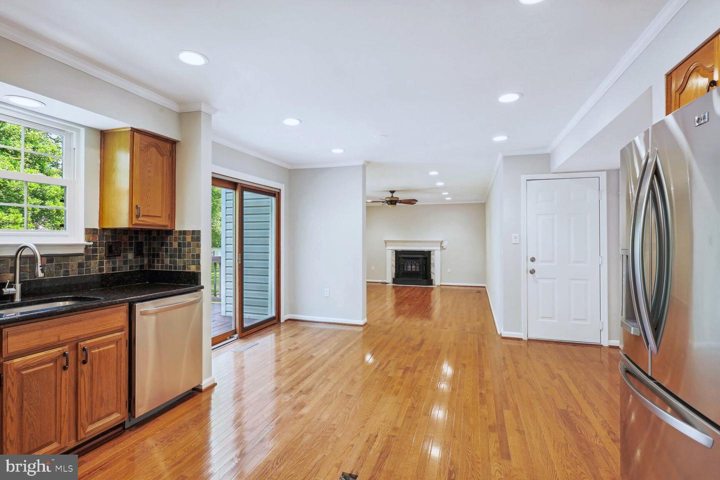 Photo 5 of 31 of 2607 Meadowsweet Dr house