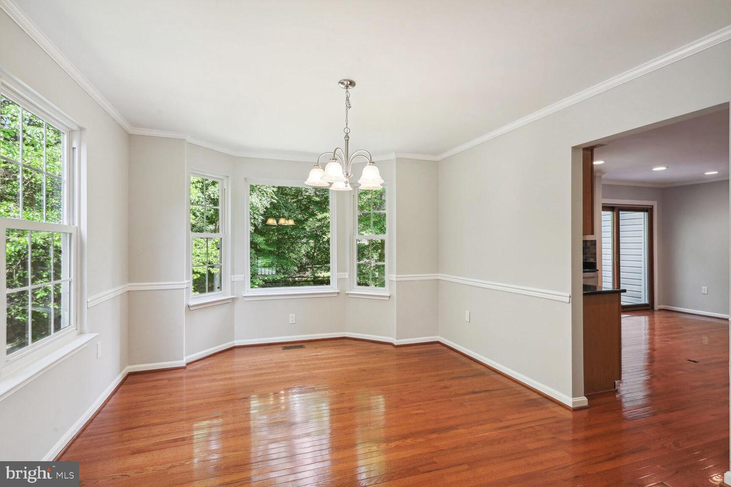 Photo 4 of 31 of 2607 Meadowsweet Dr house