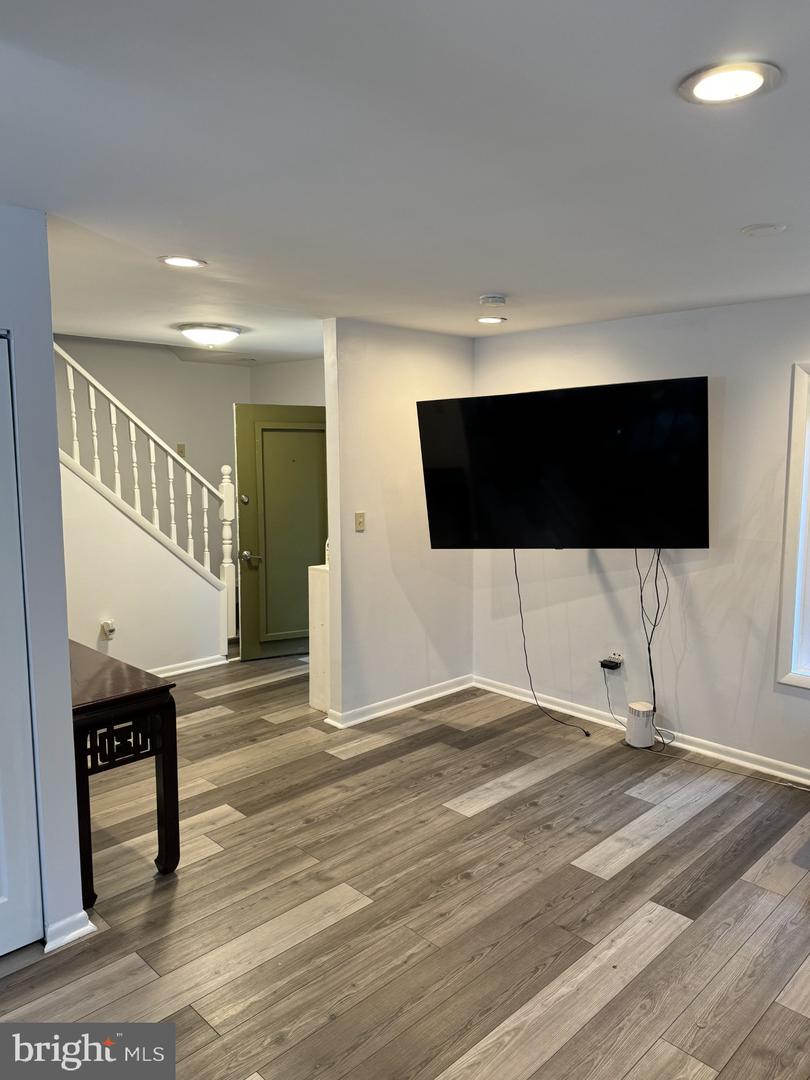 Photo 8 of 14 of 5752 Thunder Hill Rd townhome