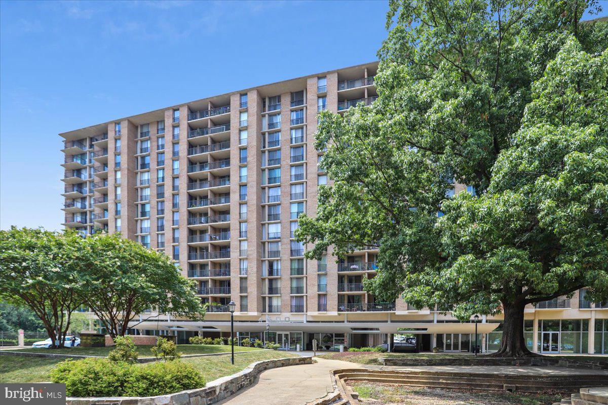4600 S Four Mile Run Drive Unit 307, Arlington, VA, 22204