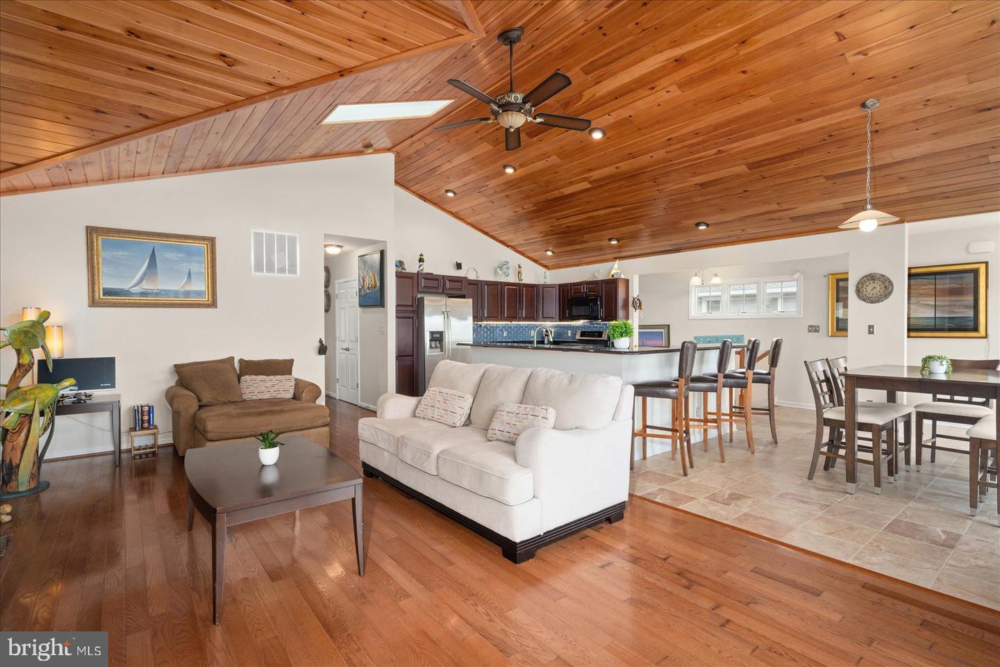 Photo 22 of 137 of 505 S Surf Rd house