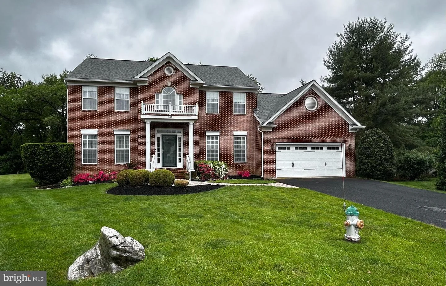 300 Archer Court